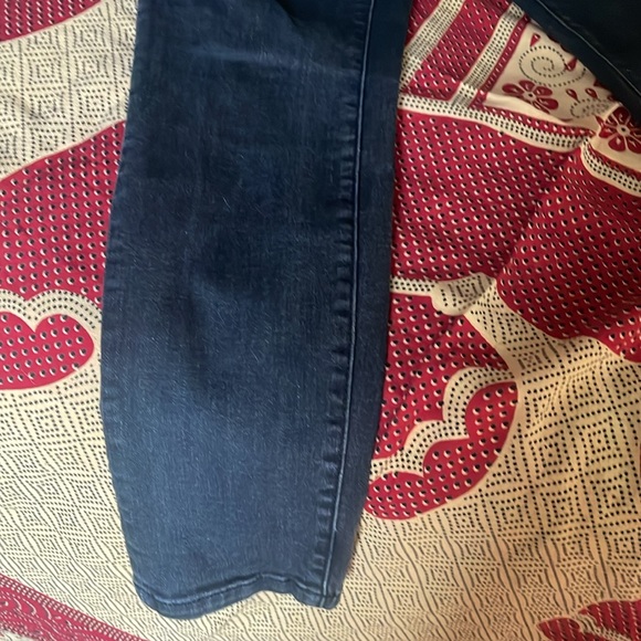EUC Victoria’s Secret Mid Rise Black Siren five pocket Jeans - Picture 3 of 7